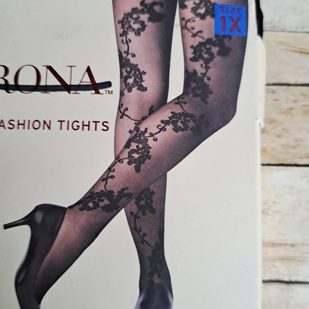 Merona Women's 2 Pairs Black Geometric Net & Floral Design Fashion Tights Sz 1X